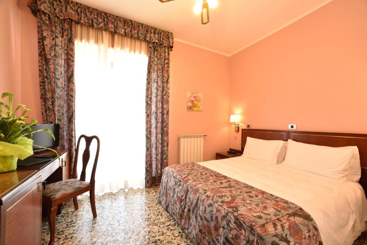 Hotel Bergamo Mare Mhotelsgroup Сан-Бартоломео-аль-Маре Екстер'єр фото