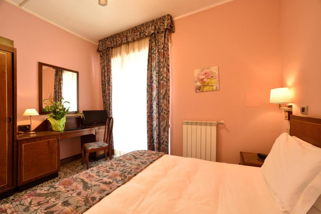 Hotel Bergamo Mare Mhotelsgroup Сан-Бартоломео-аль-Маре Екстер'єр фото