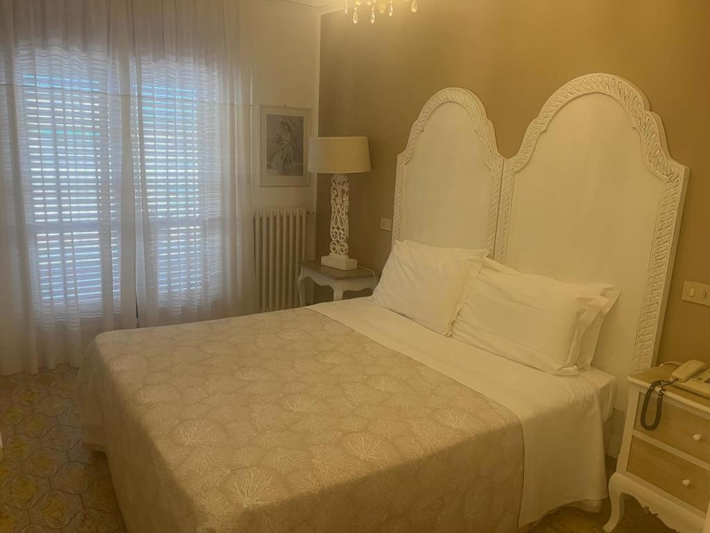 Hotel Bergamo Mare Mhotelsgroup Сан-Бартоломео-аль-Маре Екстер'єр фото